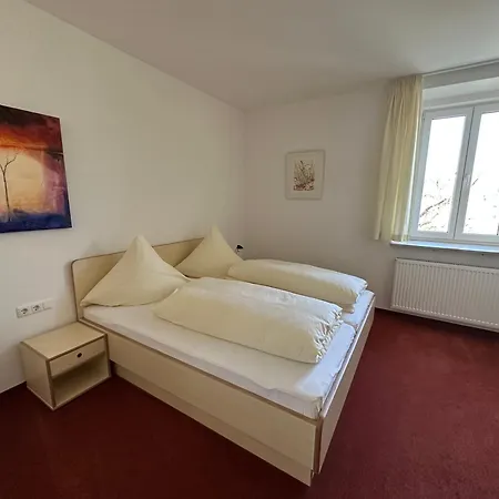 Ger-haus Hostel *