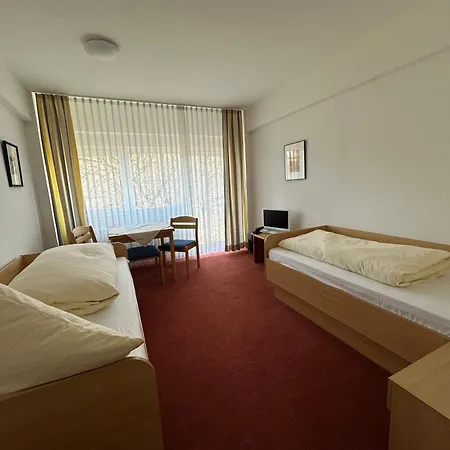 Ger-haus Hostel *