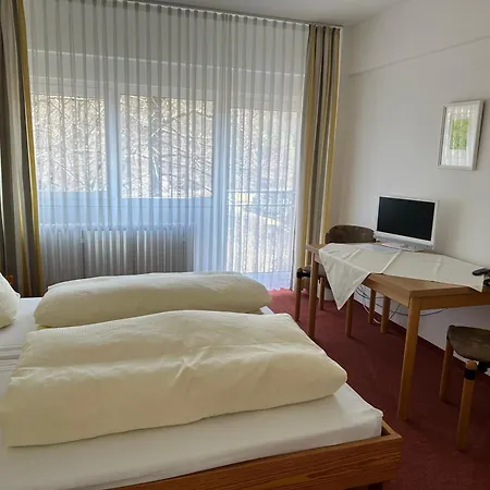Ger-haus Hostel *